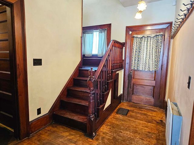 527 main Street, Enosburg, VT 05450