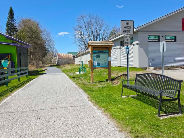 527 main Street, Enosburg, VT 05450