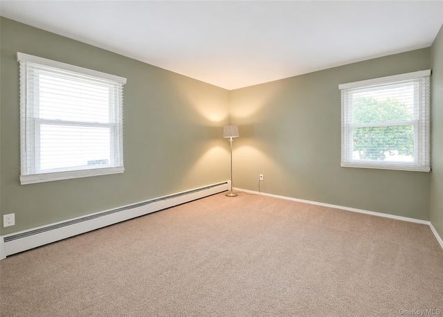 15 Seabrook Lane, Stony Brook, NY 11790