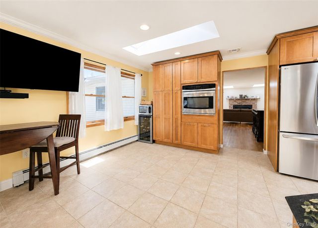 15 Seabrook Lane, Stony Brook, NY 11790