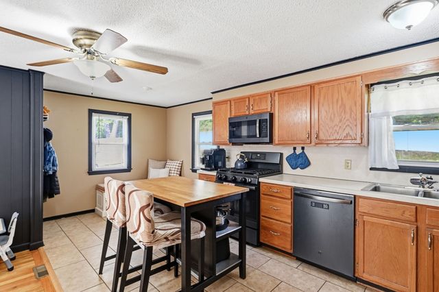 42 N Brook Rd, Springfield, MA 01119