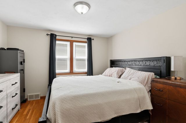 42 N Brook Rd, Springfield, MA 01119