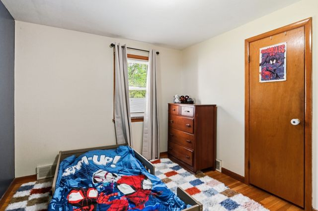42 N Brook Rd, Springfield, MA 01119