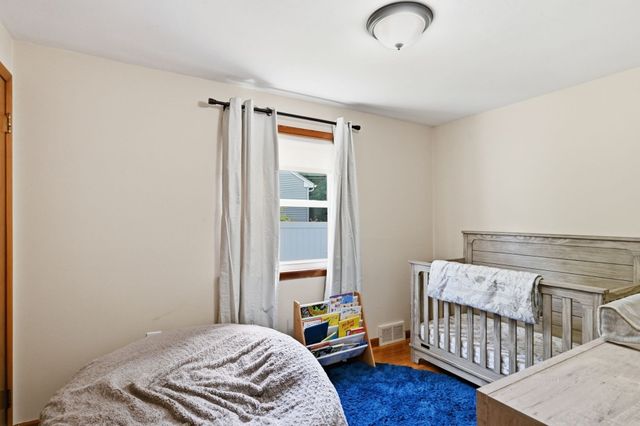 42 N Brook Rd, Springfield, MA 01119