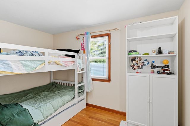42 N Brook Rd, Springfield, MA 01119