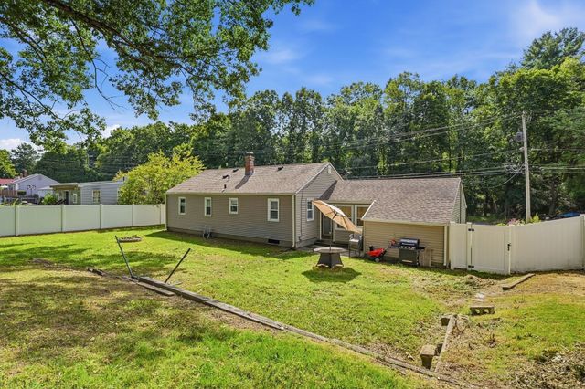42 N Brook Rd, Springfield, MA 01119