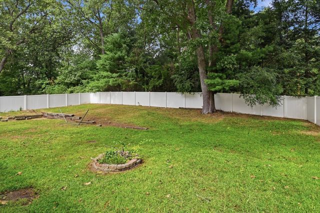 42 N Brook Rd, Springfield, MA 01119