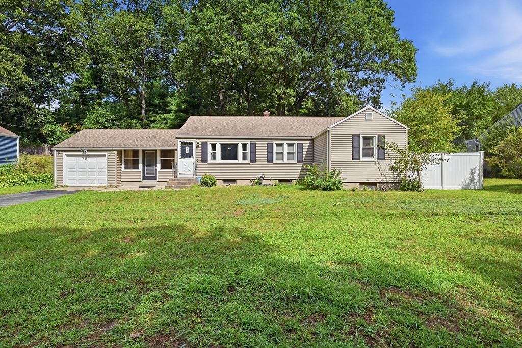 42 N Brook Rd, Springfield, MA 01119