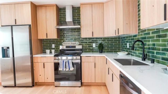 252 W Hardy, Inglewood, CA 90301