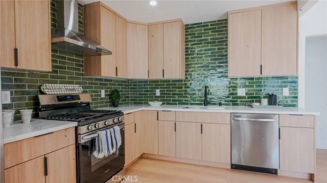 252 W Hardy, Inglewood, CA 90301