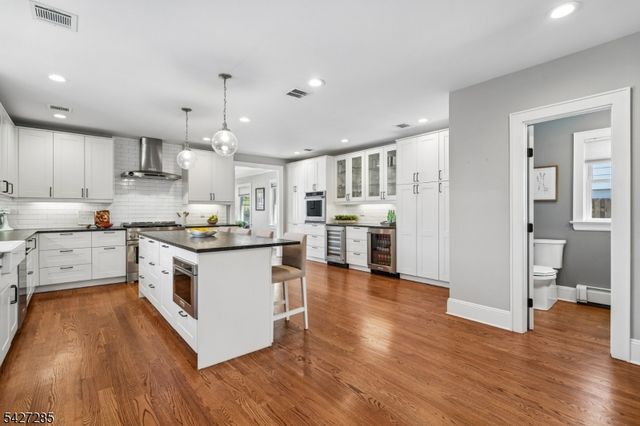 8 Newman Ave, Verona Twp., NJ 07044
