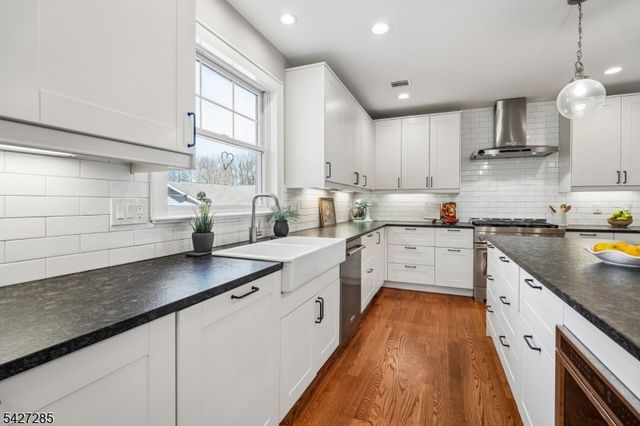 8 Newman Ave, Verona Twp., NJ 07044