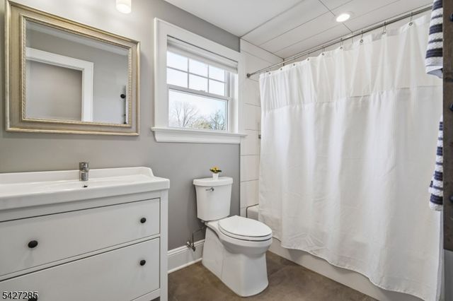 8 Newman Ave, Verona Twp., NJ 07044