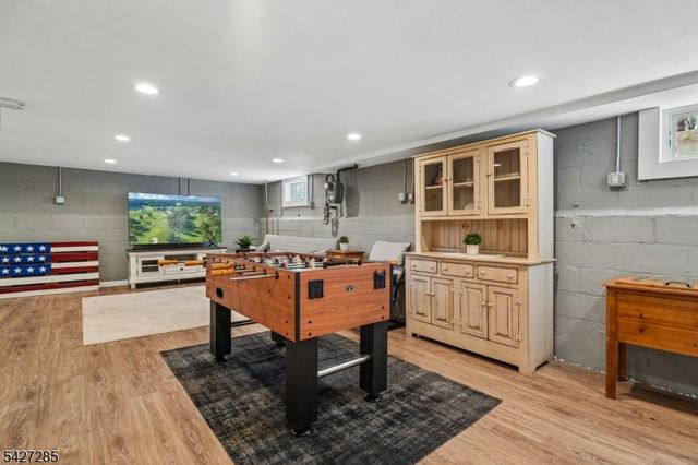 8 Newman Ave, Verona Twp., NJ 07044