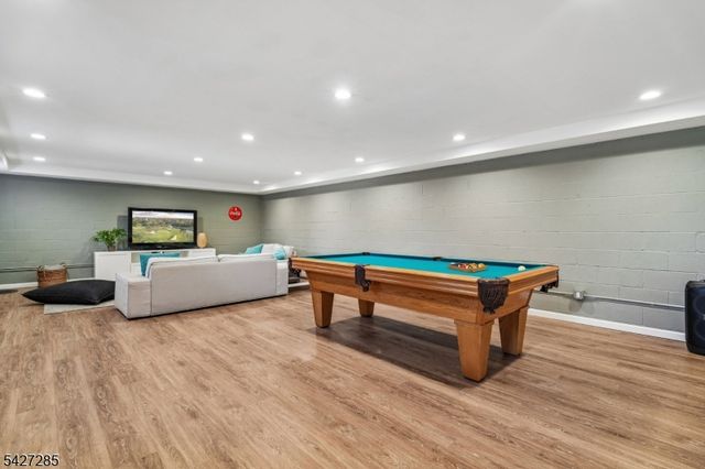 8 Newman Ave, Verona Twp., NJ 07044