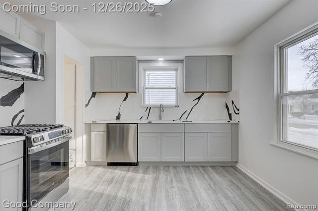 13680 Borgman Street, Oak Park, MI 48237