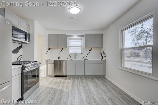 13680 Borgman Street, Oak Park, MI 48237