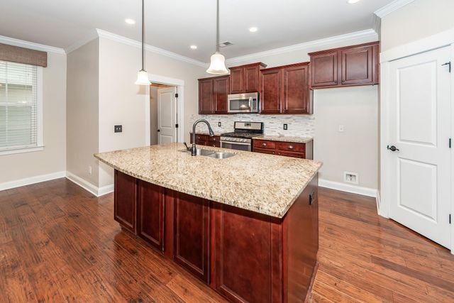 111 Hemlock Street, Summerville, SC 29483