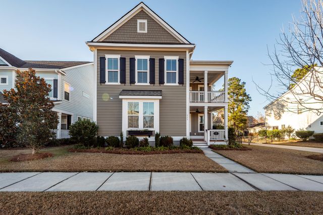 111 Hemlock Street, Summerville, SC 29483