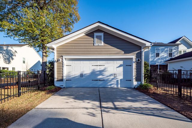 111 Hemlock Street, Summerville, SC 29483