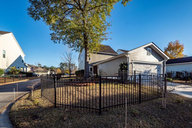 111 Hemlock Street, Summerville, SC 29483