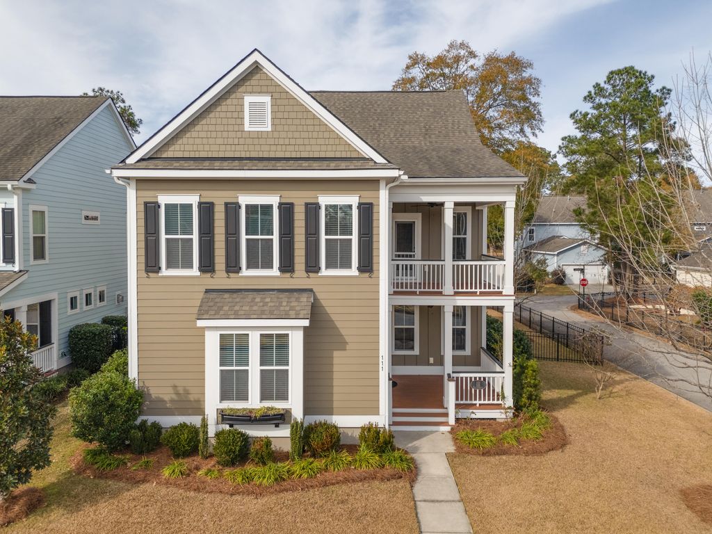 111 Hemlock Street, Summerville, SC 29483