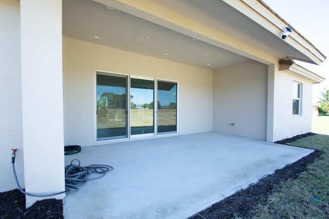 220 SW Dalton Circle, Port St Lucie, FL 34953