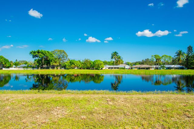220 SW Dalton Circle, Port St Lucie, FL 34953