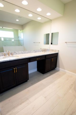 220 SW Dalton Circle, Port St Lucie, FL 34953