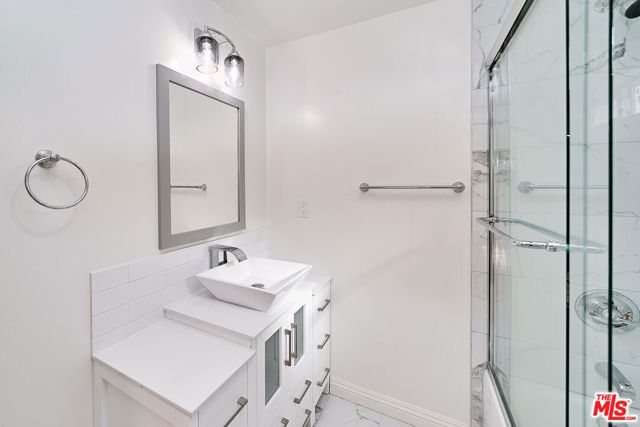 830 S Norton Avenue, Los Angeles, CA 90005