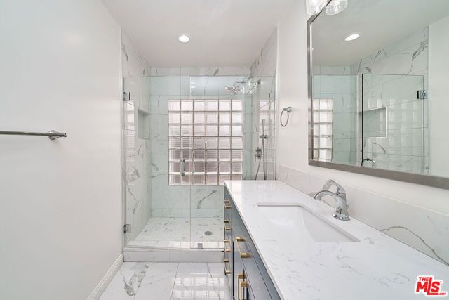 830 S Norton Avenue, Los Angeles, CA 90005