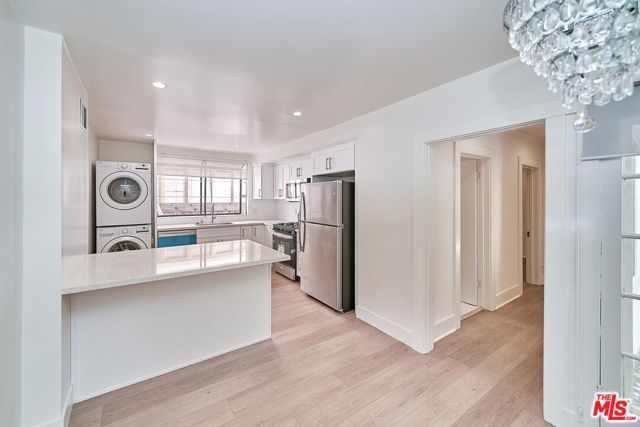 830 S Norton Avenue, Los Angeles, CA 90005