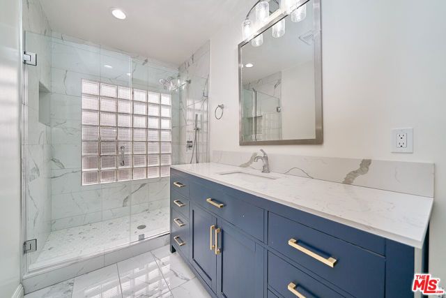 830 S Norton Avenue, Los Angeles, CA 90005