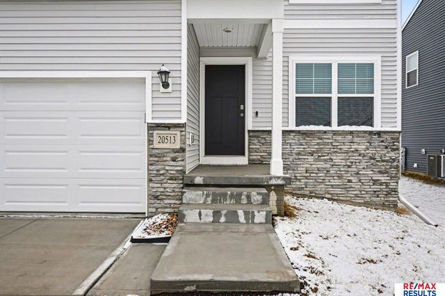 20513 Swallowtail Street, Gretna, NE 68028