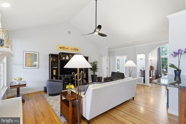 140 CAHILLE DR, Winchester, VA 22602