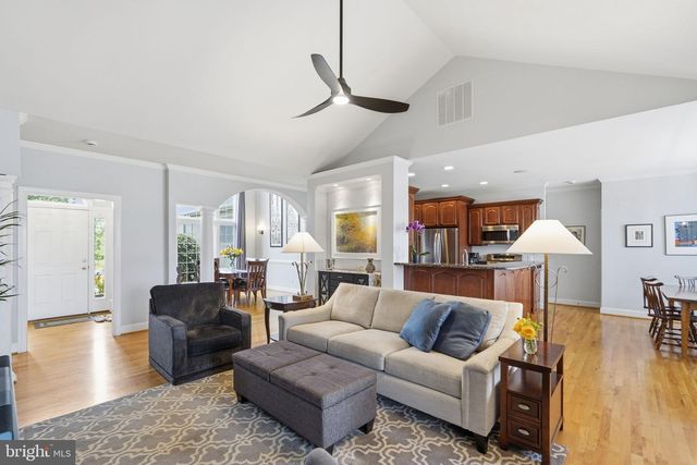 140 CAHILLE DR, Winchester, VA 22602