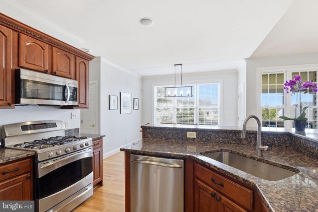 140 CAHILLE DR, Winchester, VA 22602