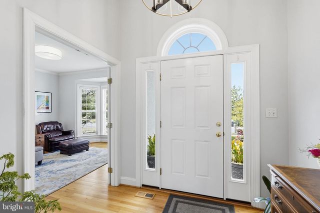 140 CAHILLE DR, Winchester, VA 22602