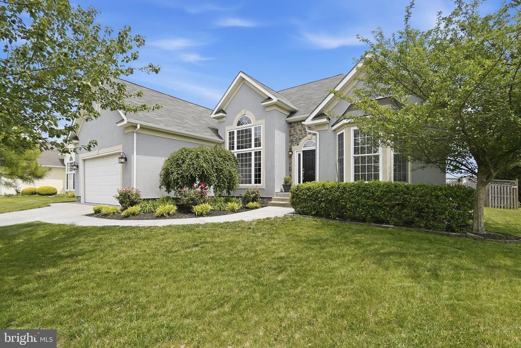 140 CAHILLE DR, Winchester, VA 22602