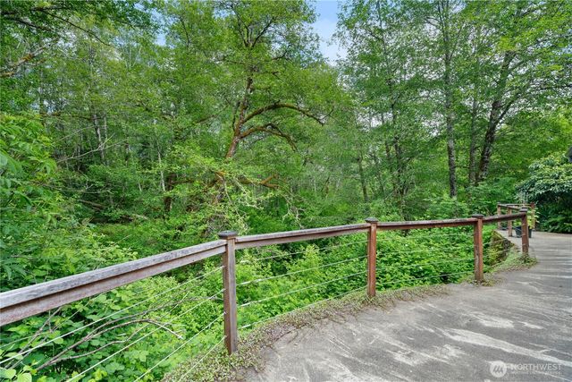973 US Highway 101, Cosmopolis, WA 98537
