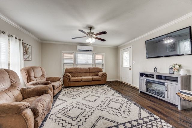 308 N Bois D Arc Street, Savoy, TX 75479