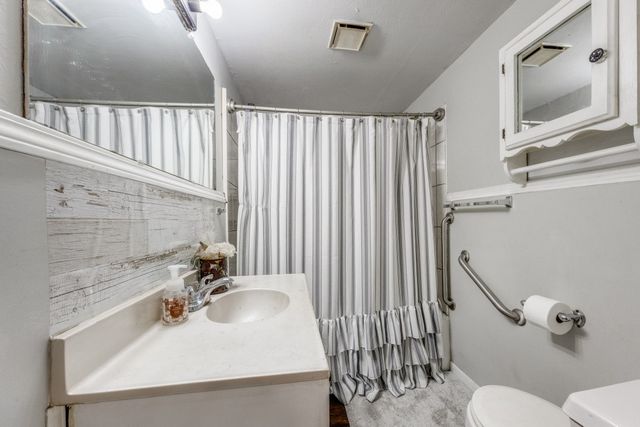 308 N Bois D Arc Street, Savoy, TX 75479