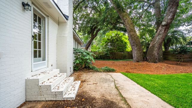 1389 Parkshore Drive, Charleston, SC 29407