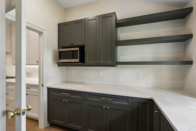 1389 Parkshore Drive, Charleston, SC 29407