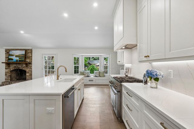 1389 Parkshore Drive, Charleston, SC 29407