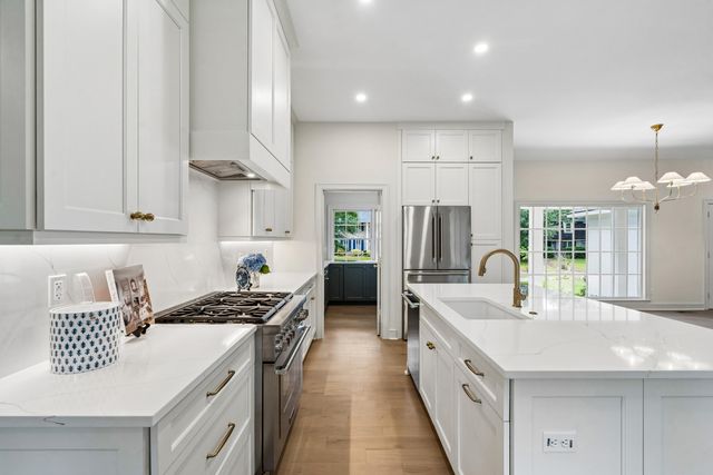 1389 Parkshore Drive, Charleston, SC 29407