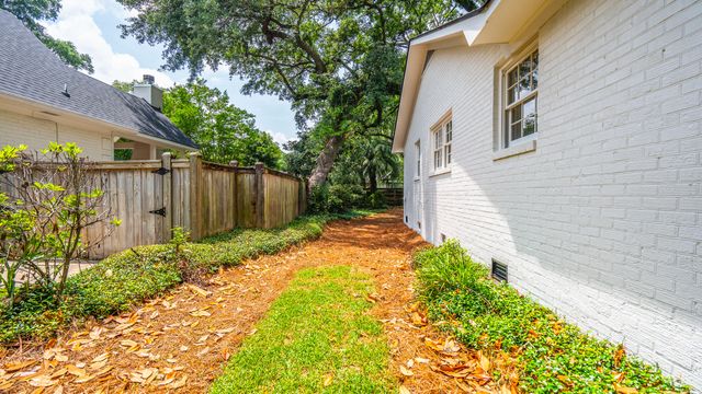 1389 Parkshore Drive, Charleston, SC 29407