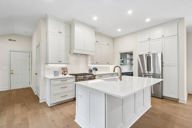 1389 Parkshore Drive, Charleston, SC 29407