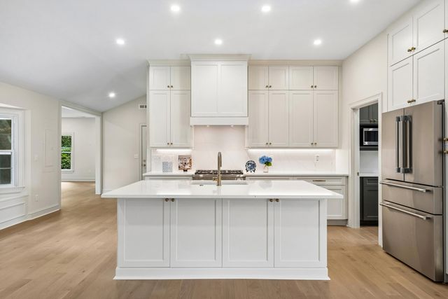 1389 Parkshore Drive, Charleston, SC 29407