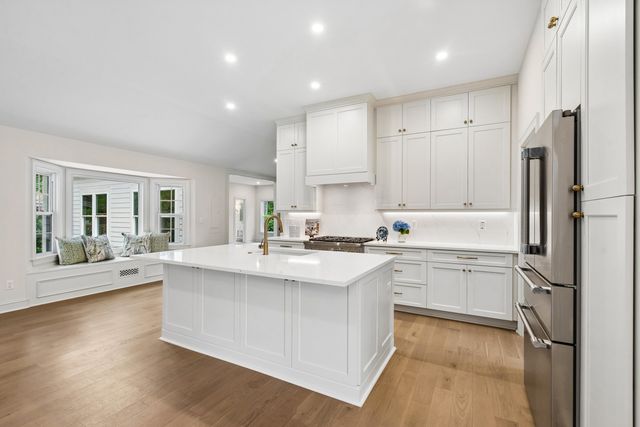 1389 Parkshore Drive, Charleston, SC 29407